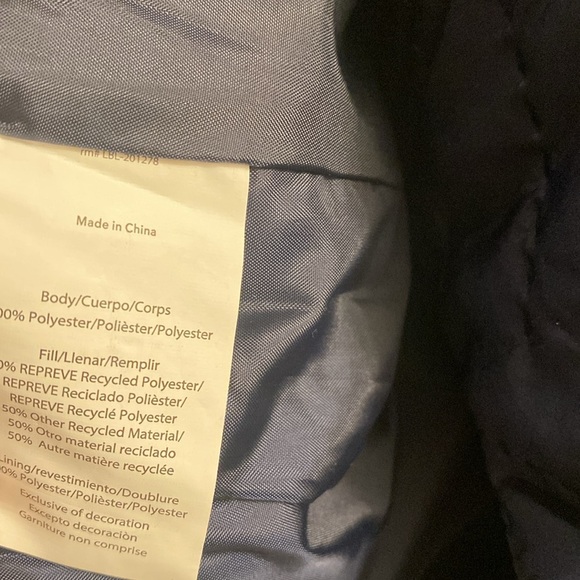 NWT Holloway Ladies Size Medium Repreve Eco Vest Navy Blue Quilted - Picture 7 of 10